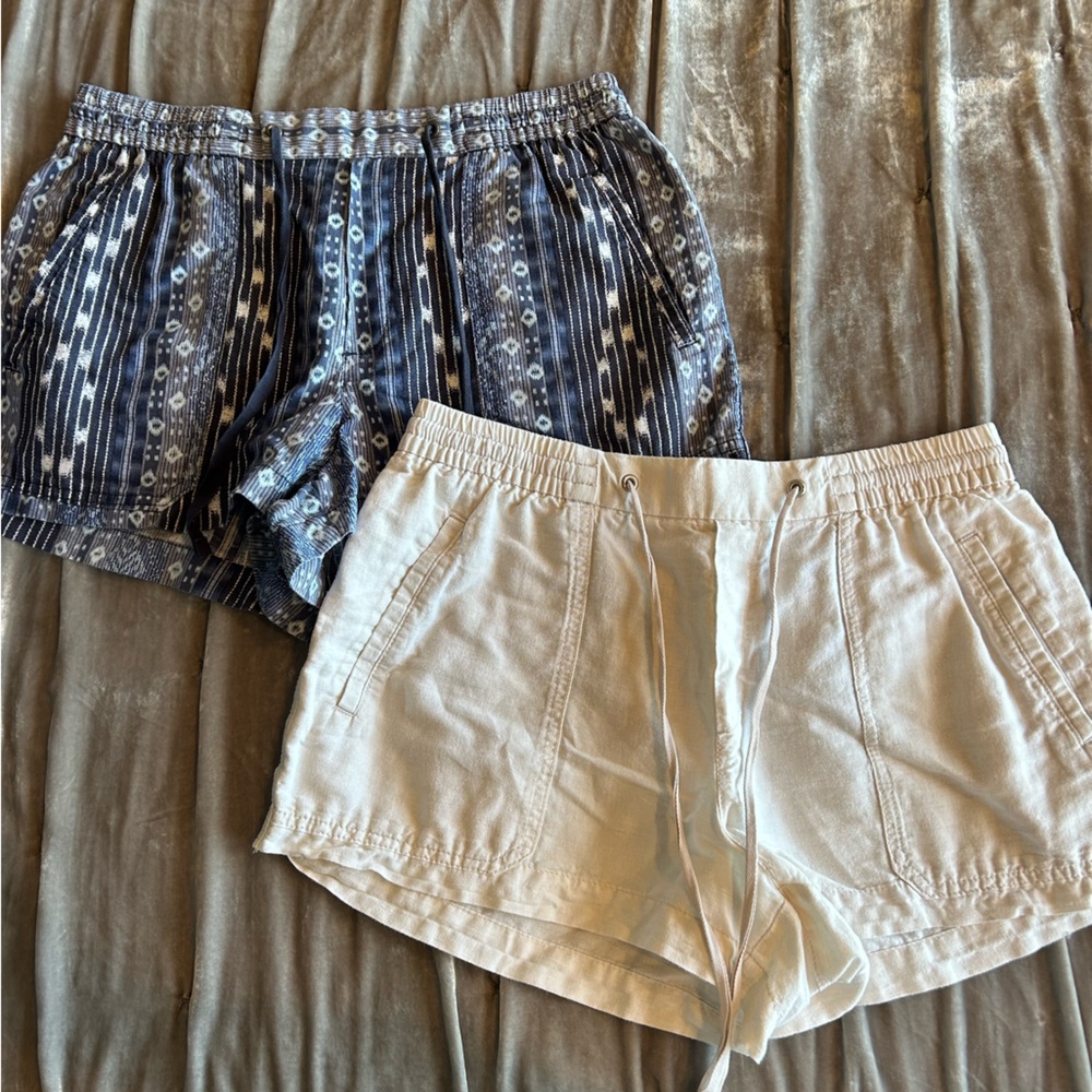 GAP Women's Blue and White Shorts Set